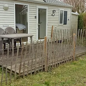 Hébergement de vacances Luxueuze Stacaravan 4pers Met Terras En Tuintje, Bredene